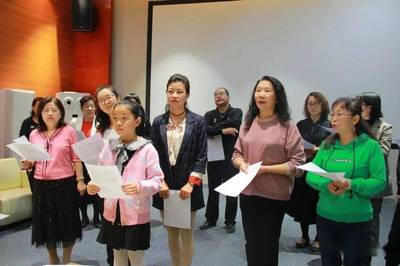 敦煌圖書館朗讀、配音愛好者積極準(zhǔn)備“慶國慶·迎中秋”誦讀節(jié)目