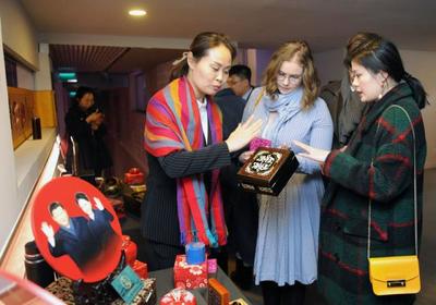 紀(jì)念中法建交55周年系列文化交流活動(dòng) 晉中非遺展演驚艷法國(guó)巴黎