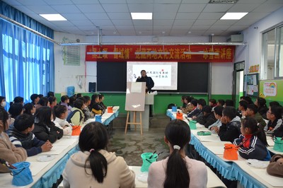 龍藏文化交流活動:巧手傳情裁剪團(tuán)結(jié)景 妙筆生花描繪生態(tài)圖